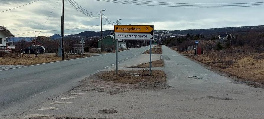 Varjjatgeainu Apartment Nesseby Varangerbotn Bagian luar foto